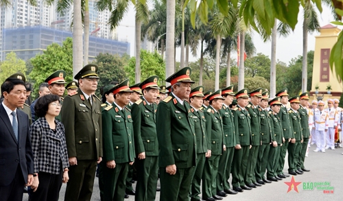 Quân ủy Trung ương, Bộ Quốc phòng tổ chức dâng hương, dâng hoa tưởng niệm Đại tướng Chu Huy Mân